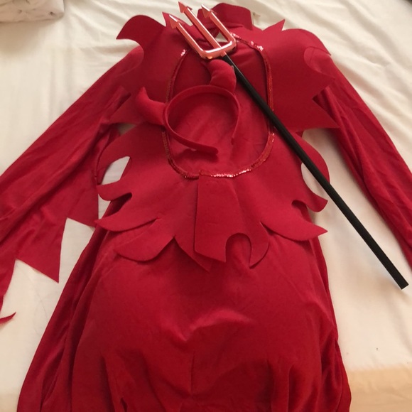 Devil costume includes dress/ neck accessory horns/ pitchfork size S - Picture 3 of 3